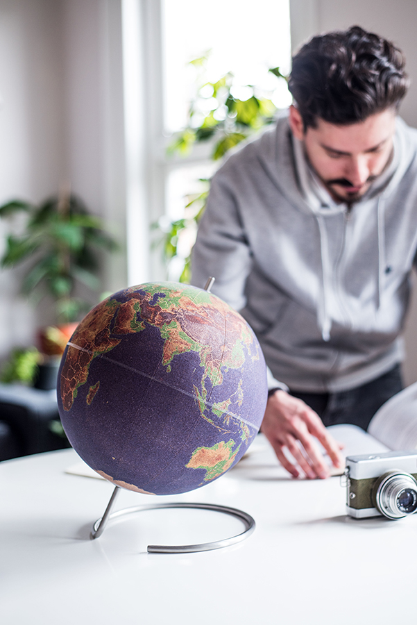 Глобус цветной Colour большой SUCK UK SKCORKGLOBE3 - Вид №2