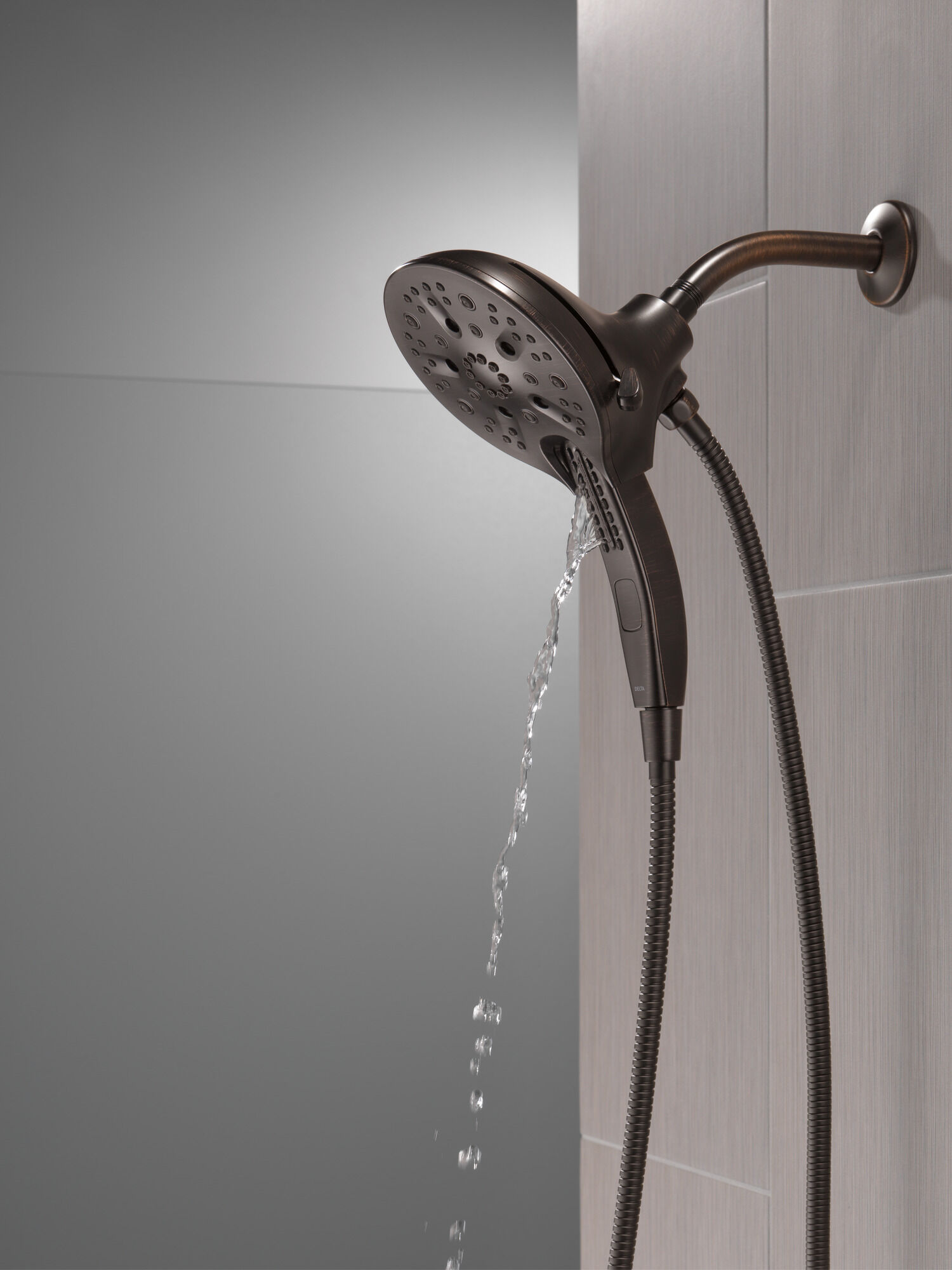 58620-RB25-PK In2ition® H2Okinetic® Душ два в одном с 5 настройками Delta Faucet Universal Showering Венецианская бронза  - Вид №16