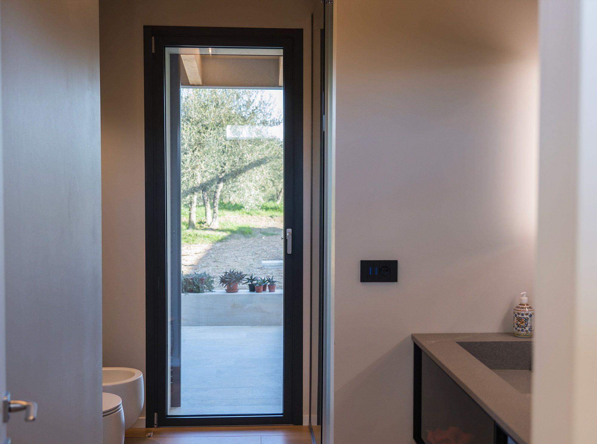 Алюминиевое створчатое окно QFORT Stars ARCH-00116653 - Вид №1