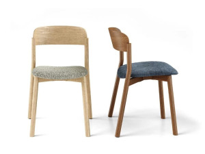 Деревянный стул