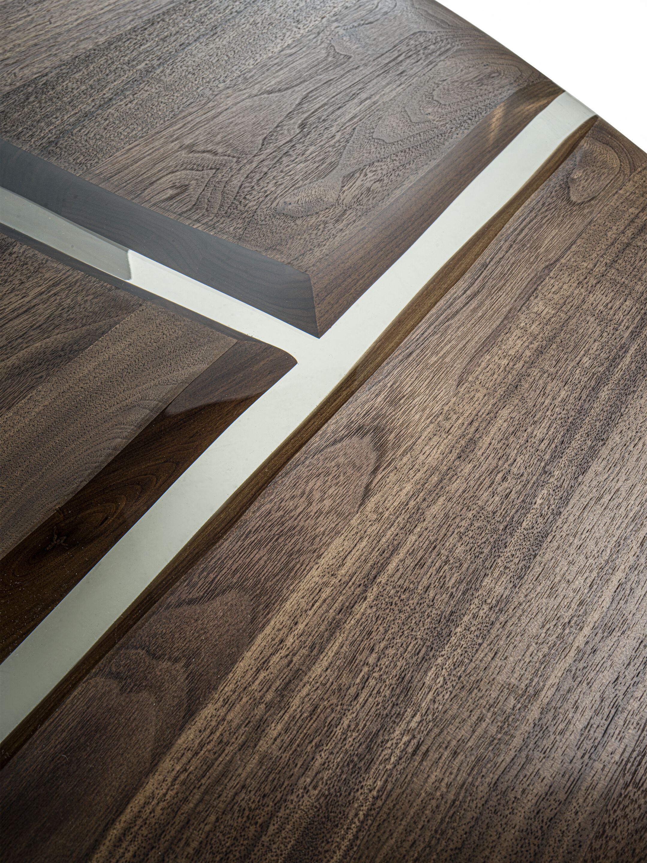 Треугольный журнальный столик с верхом из смолы и дерева Riva 1920 Kauri ARCH-00131007 - Вид №5