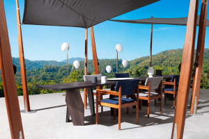 Парусная палатка из красного дерева и технической ткани