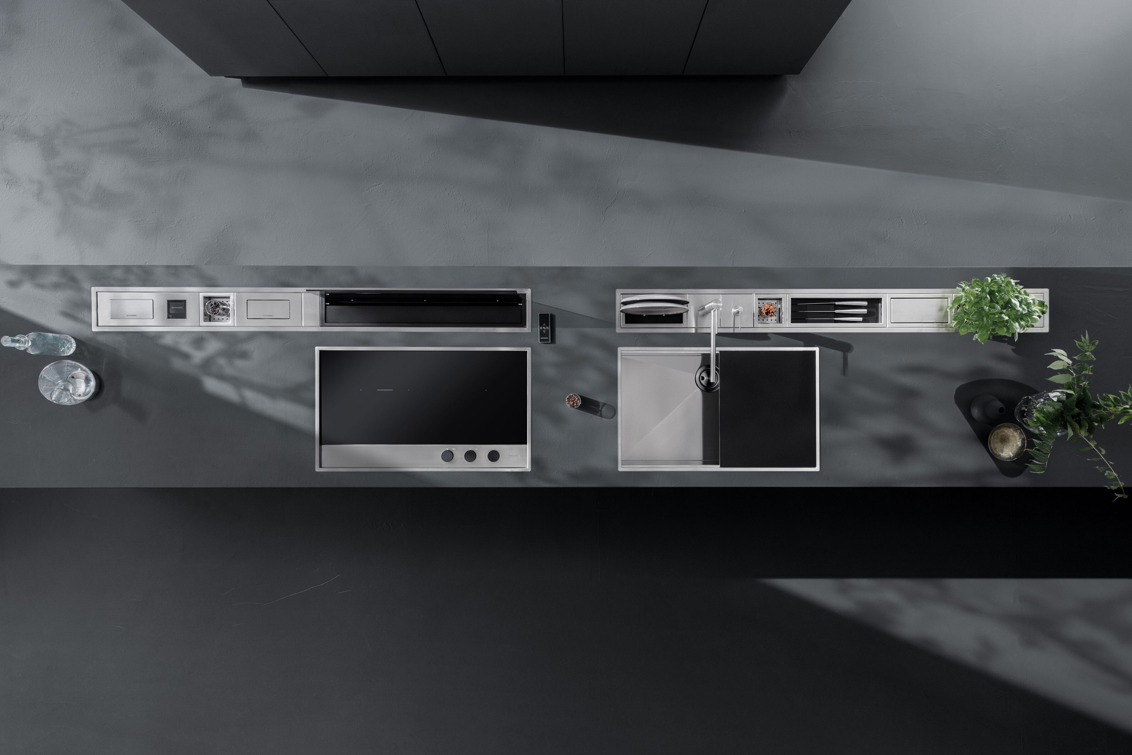 Канал оборудован вытяжкой для пола Barazza 1CKI187K ARCH-00053121 - Вид №1