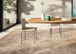 Стол из дерева и стекла