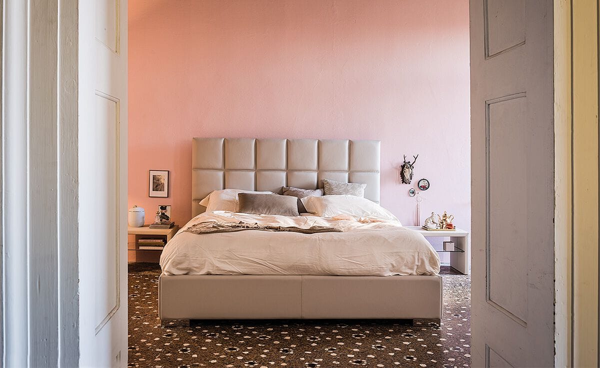 Двуспальная кровать с мягким изголовьем Cattelan italia WILLIAM ARCH-00119696 - Вид №1