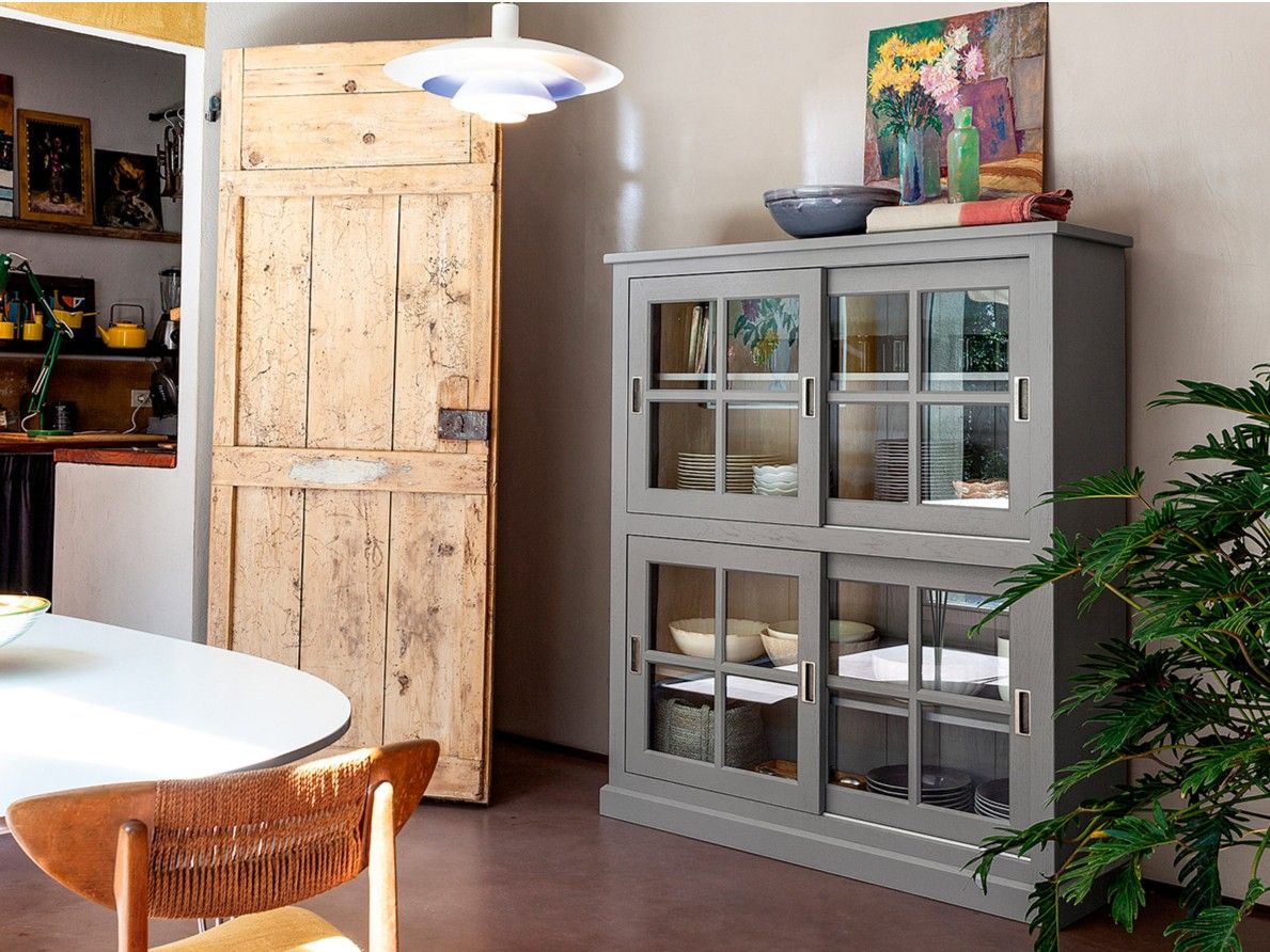 Шкаф из массива дерева с раздвижными дверями Devina Nais English ARCH-00120770 - Вид №1