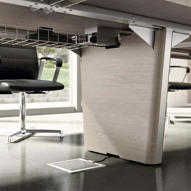 Quadrifoglio Прямоугольный стол для совещаний с системой управления кабелями X10 sun-id-1401253 - Вид №1