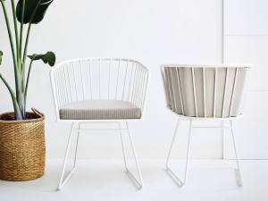 Алюминиевый стул с подлокотниками