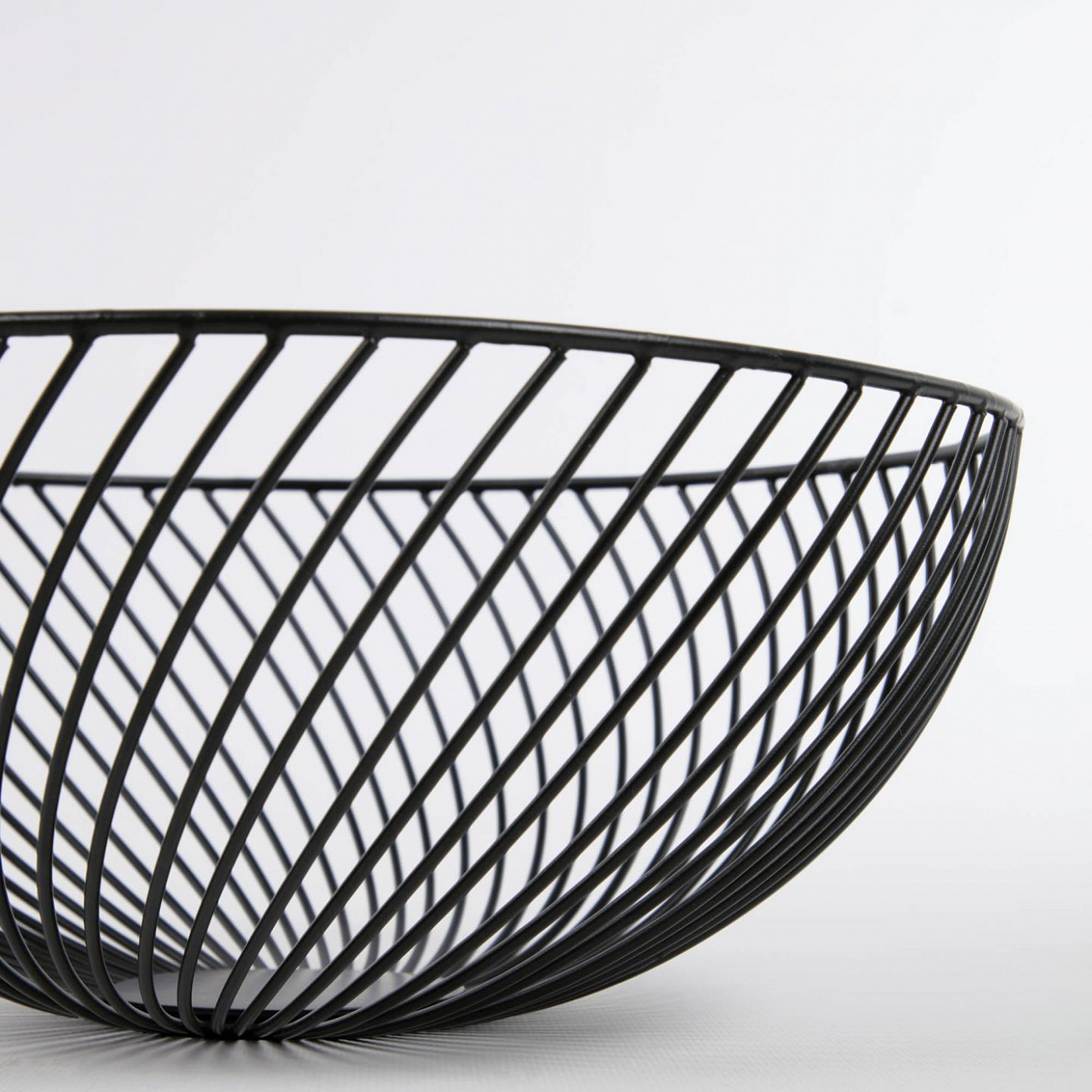 109400 Eluney set of 2 black metal bowls La Forma  - Вид №1