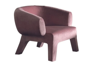 Тканевое кресло с подлокотниками