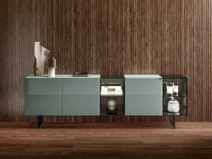 Стеклянный шкаф