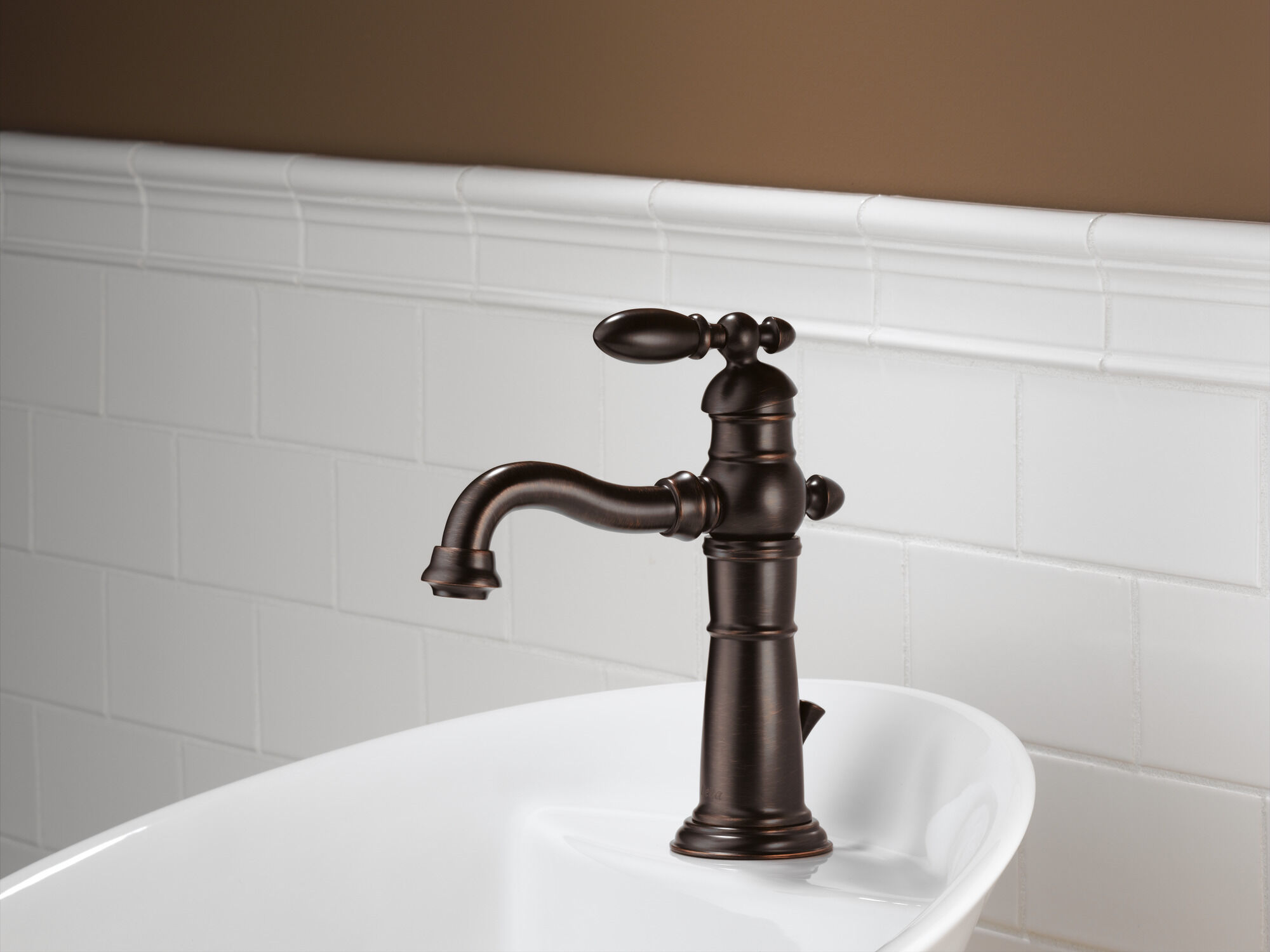 555LF-RB Смеситель для ванной с одной ручкой Delta Faucet Victorian Венецианская бронза - Вид №6