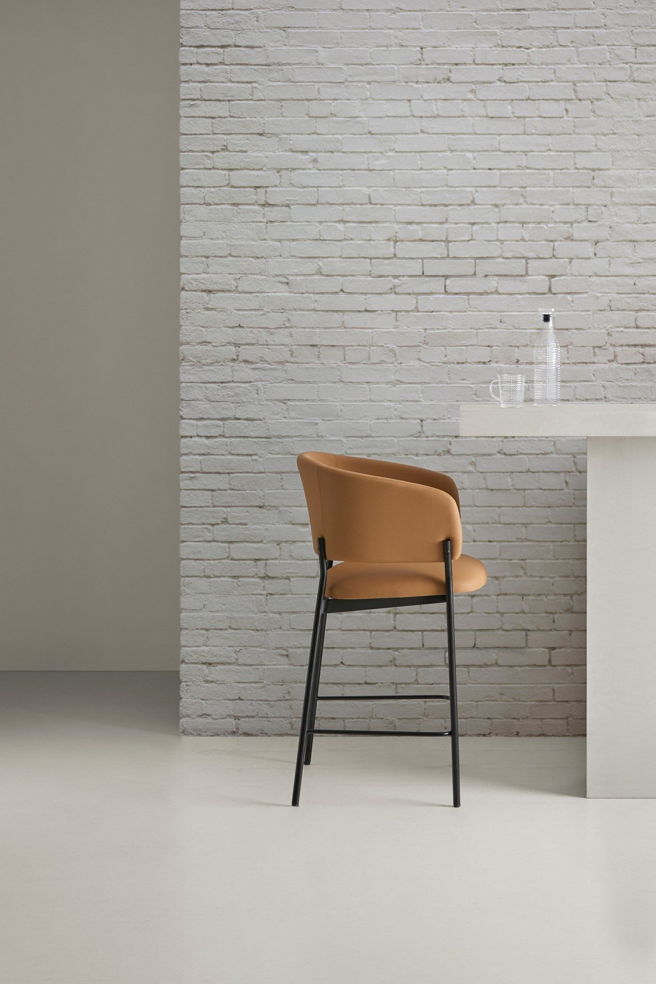 Высокий кожаный стул с подлокотниками Blasco&Vila RC Metal ARCH-00101523 - Вид №5