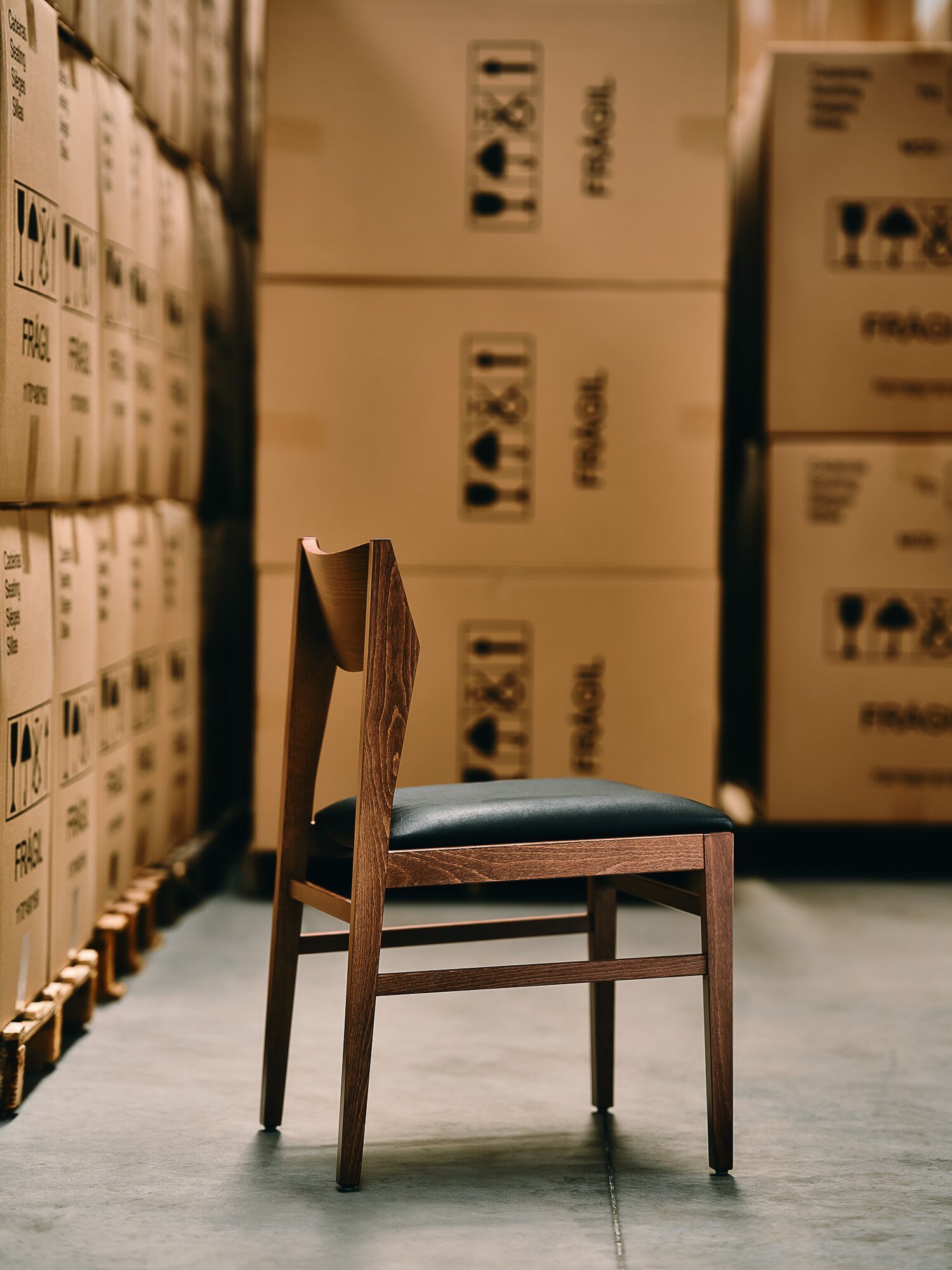 Стул из бука с открытой спинкой More Contract Ди ARCH-00030331 - Вид №1