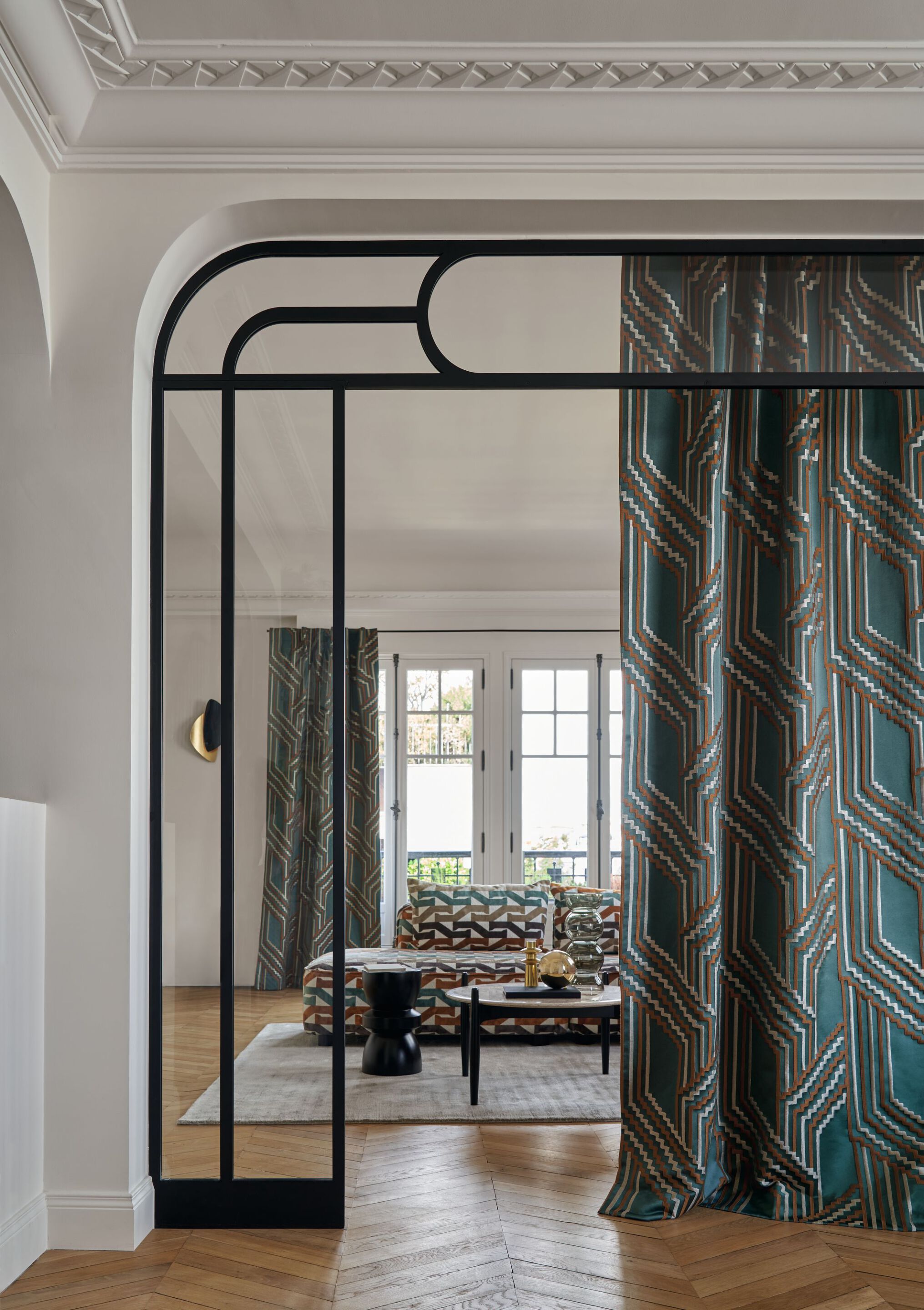 Бархатная ткань с графическим рисунком Casamance Porte des Lilas ARCH-00042802 - Вид №6