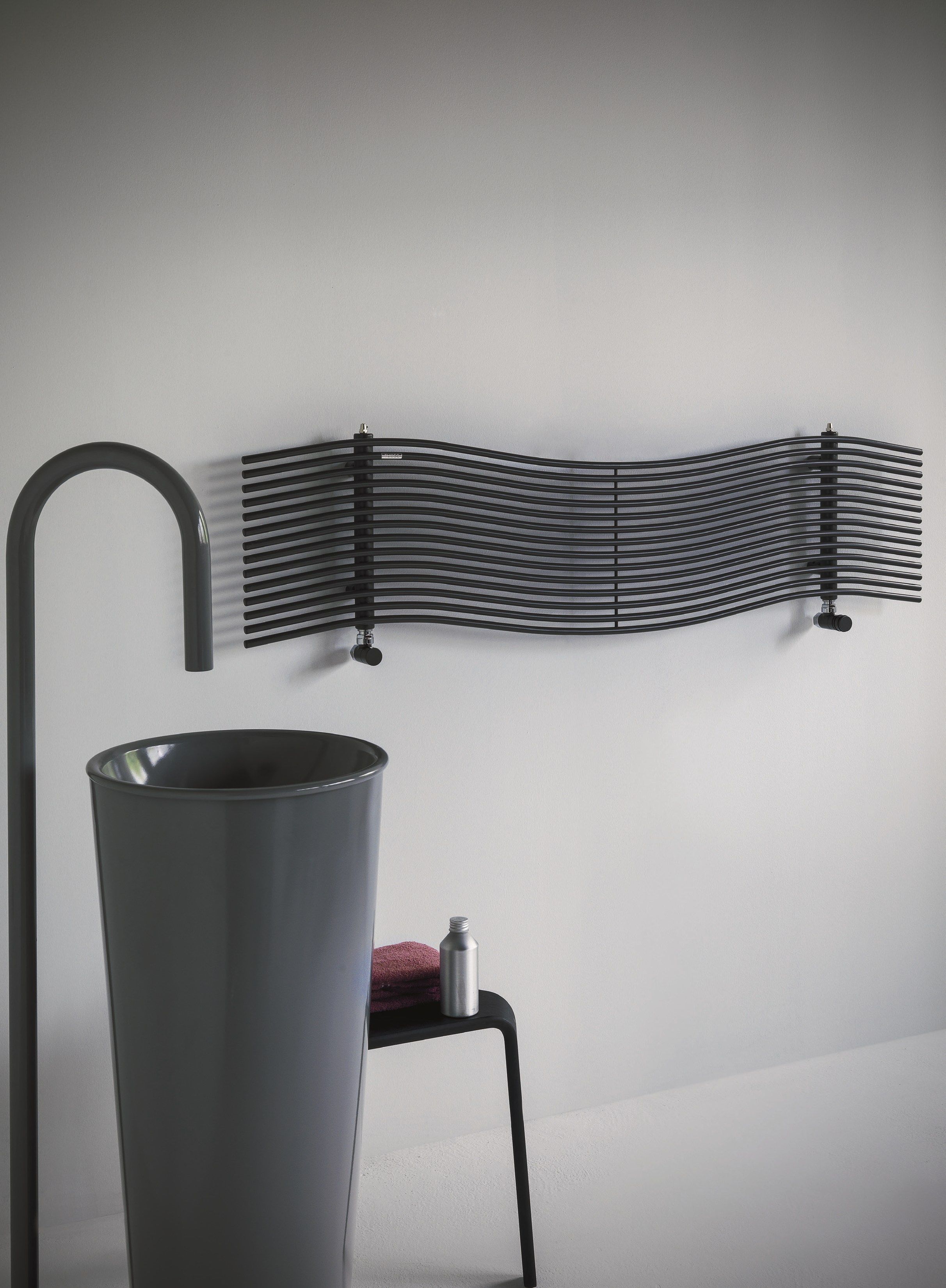 Горизонтальный полотенцесушитель из углеродистой стали Tubes основы ARCH-00106805 - Вид №1