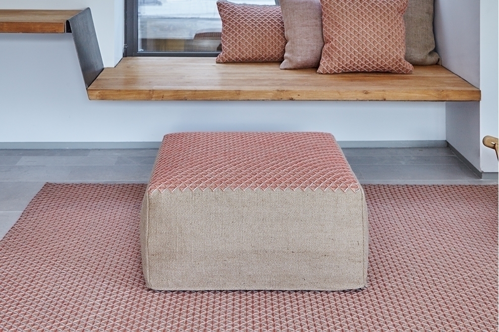 100301 Пуф маленький Pink GAN Raw