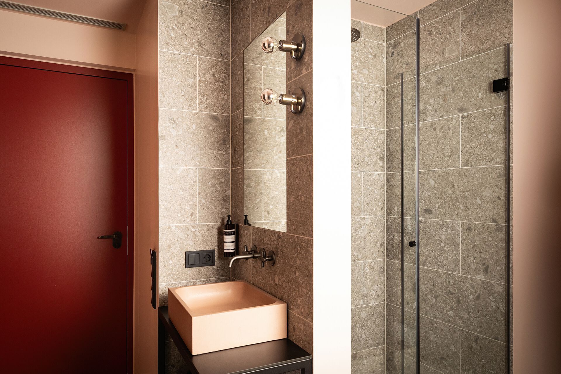 Бетонный прямоугольный умывальник с одной столешницей URBI et ORBI IMMISSIO 50 ARCH-00060764 - Вид №6