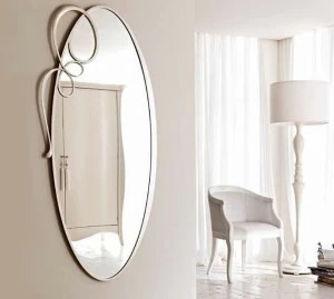 CorteZari Зеркало настенное овальное в раме Charme