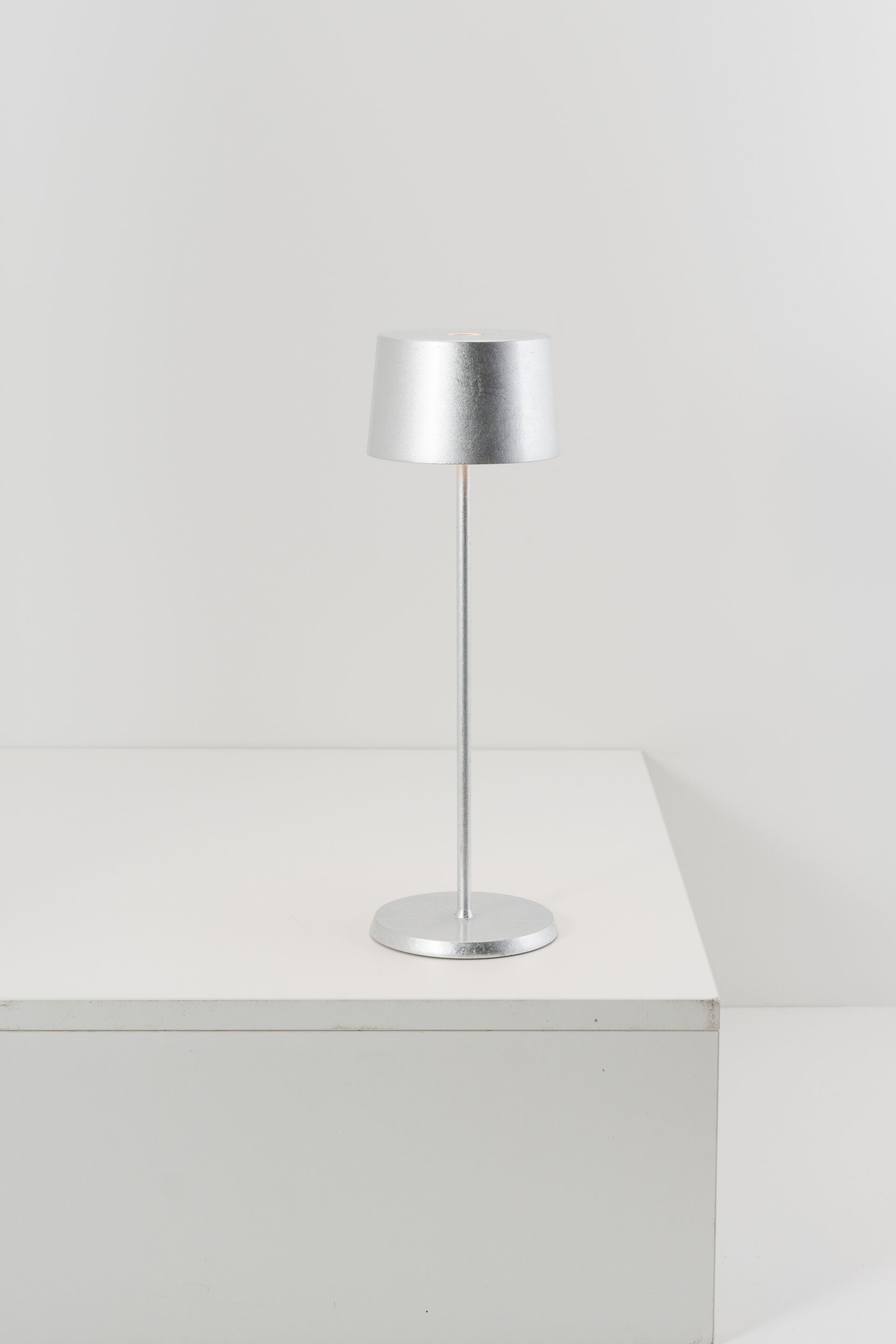 Аккумуляторная настольная лампа Zafferano Olivia ARCH-00116692 - Вид №11