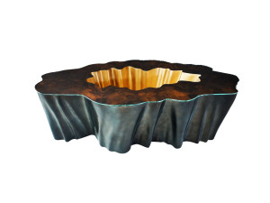 Журнальный столик из дерева и стекловолокна