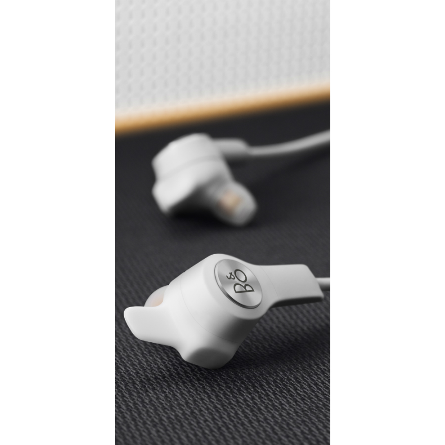 Наушники беспроводные BeoPlay E6 Motion, белые Bang & Olufsen 1645308 - Вид №6