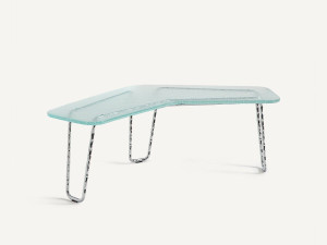 Стеклянный журнальный столик