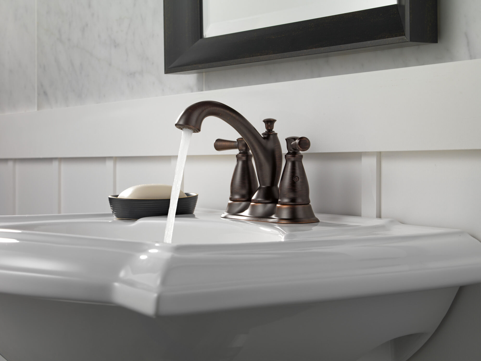 Традиционный смеситель для ванной с двумя ручками Delta Faucet 2593-RBMPU-DST - Вид №1