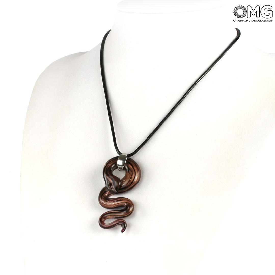 4261 ORIGINALMURANOGLASS Чёрная подвеска Змея из муранского стекла с авантюрином - OMG 57 см  - Вид №1