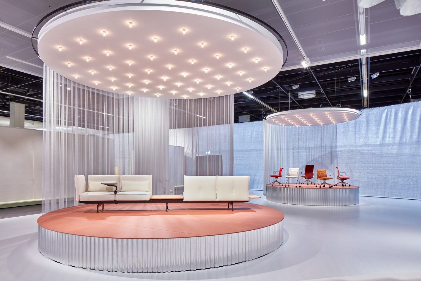 Тканевое вращающееся кресло VITRA AC 5 ARCH-00066476 - Вид №2