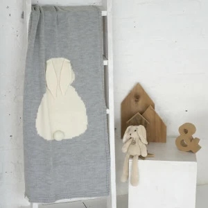 Плед ЗАЙКА 60*90 св.серый меланж+суровый APERO ДИЗАЙНЕРСКИЕ, ЗАЙЦЫ, ЖИВОТНЫЕ 134581 Серый