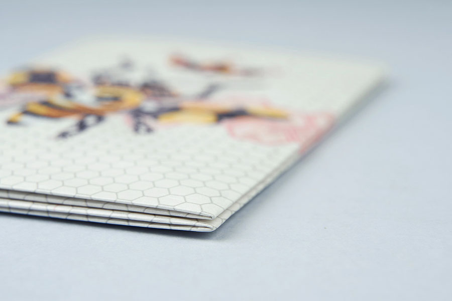 NС-024 Обложка на паспорт new beefly, пчелка New wallet  - Вид №4