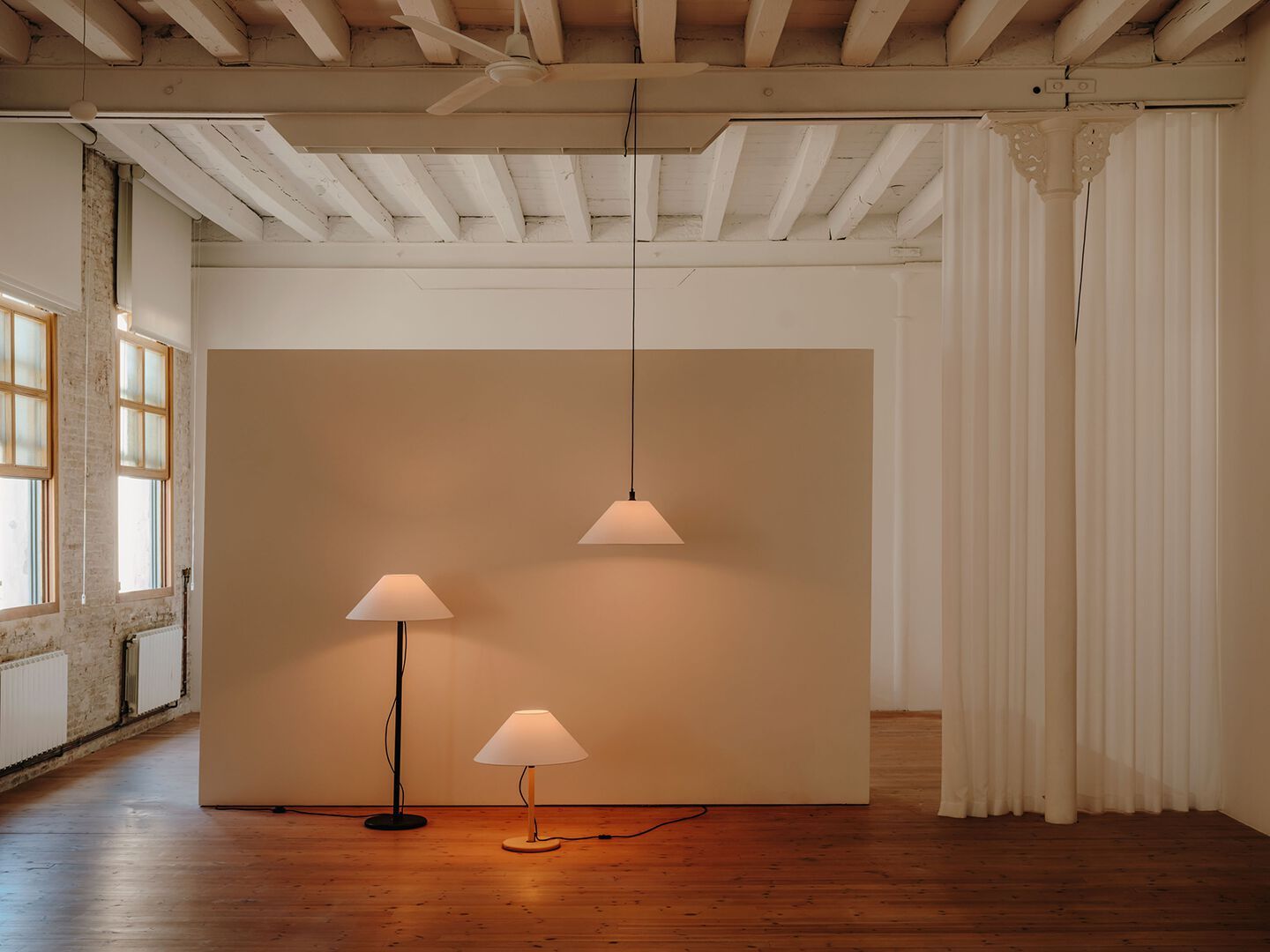 Торшер из сосны luxcambra Clasica ARCH-00026103 - Вид №1