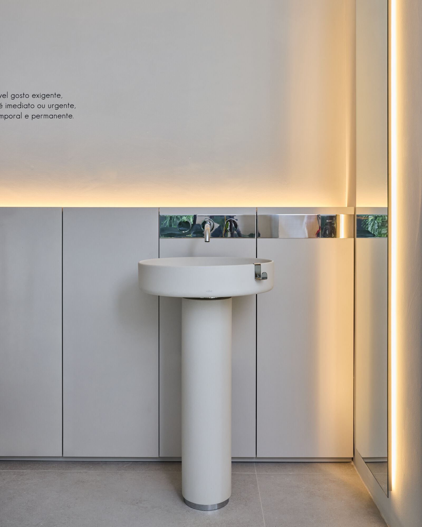 Круглая отдельно стоящая раковина из смолы Vallvé NILO ARCH-00018830 - Вид №8