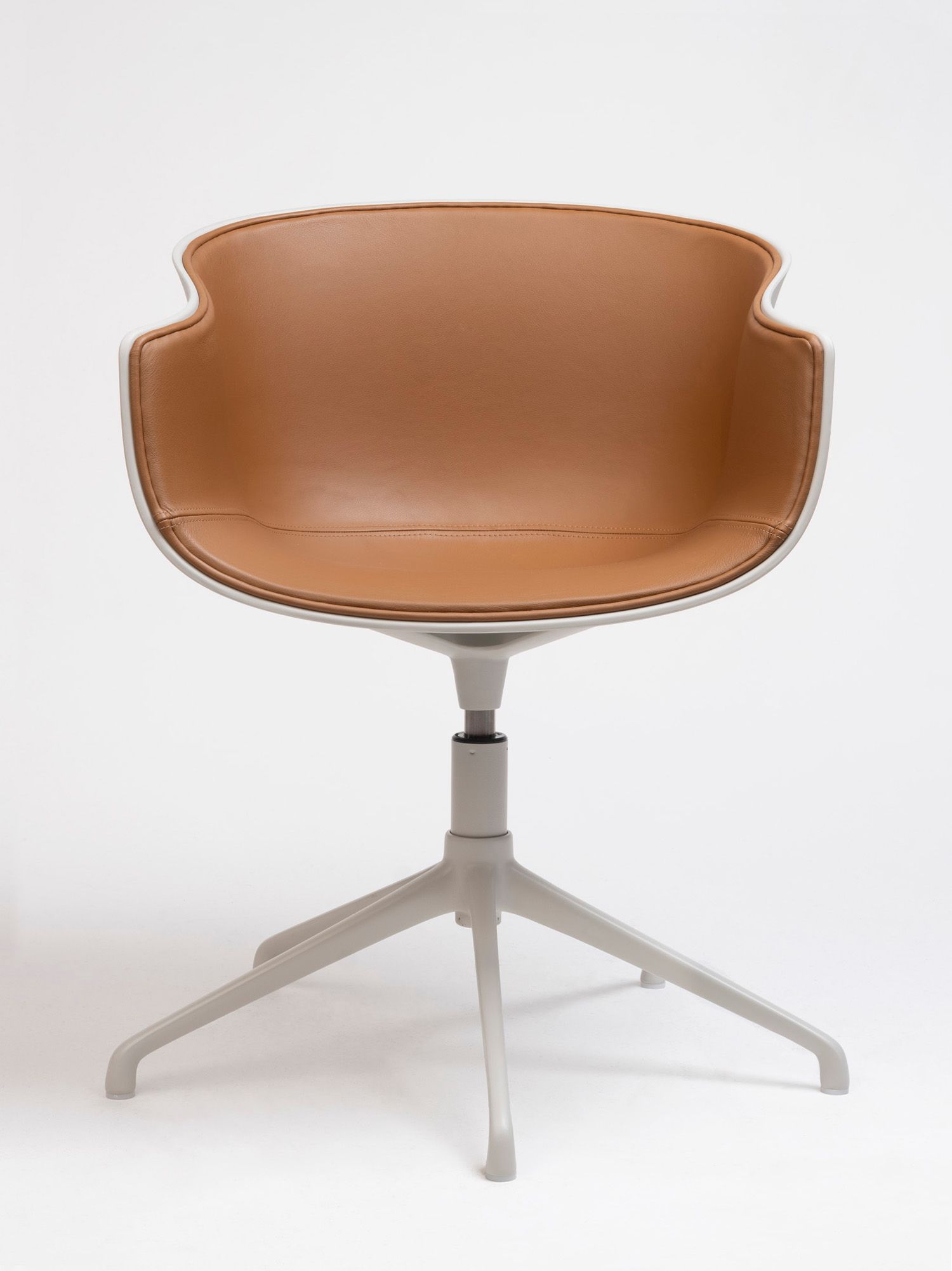 Кожаный поворотный стул с подлокотниками ONDARRETA Bai ARCH-00052025 - Вид №1