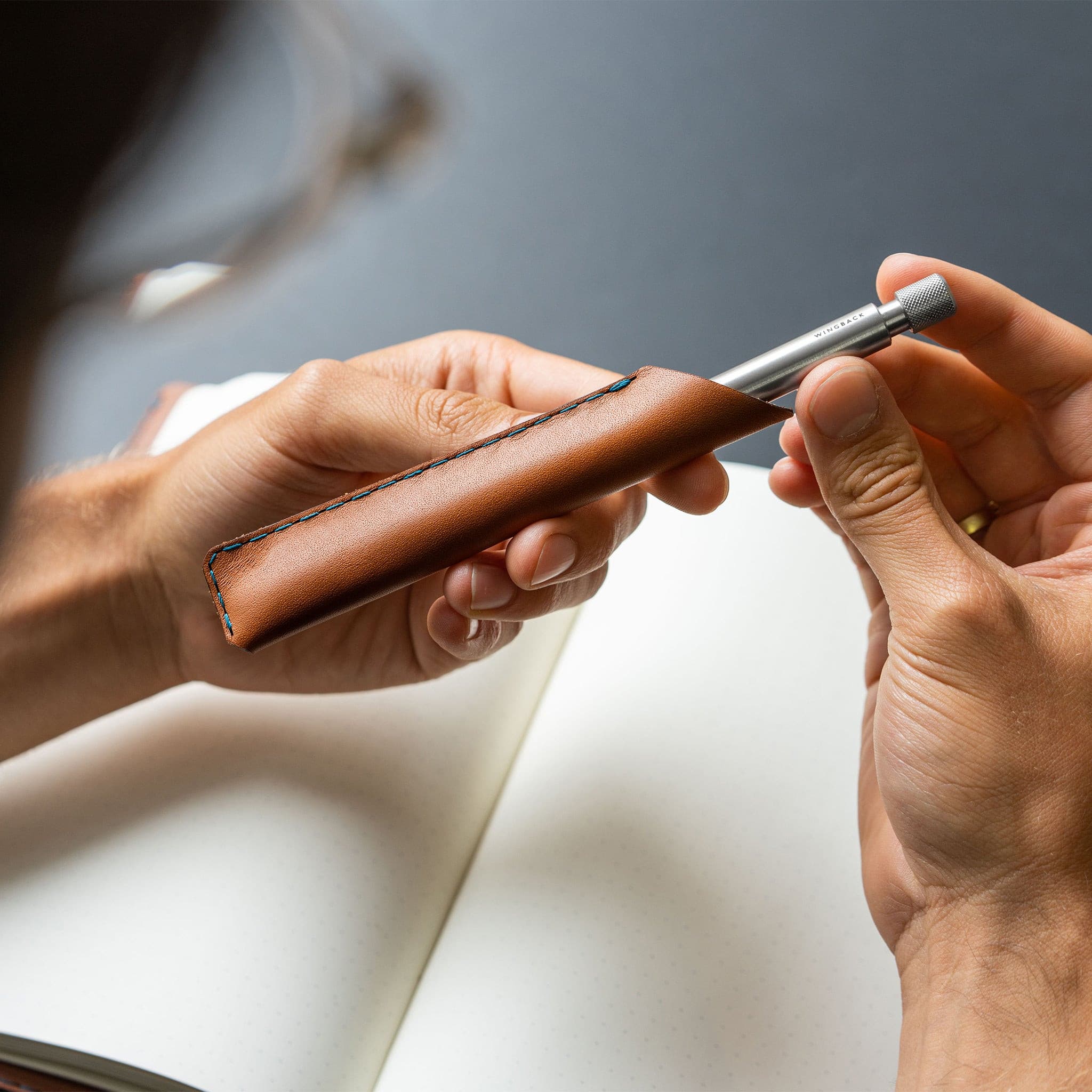 W109-WHIS Кожаный чехол для ручки/карандаша - виски Wingback  - Вид №2