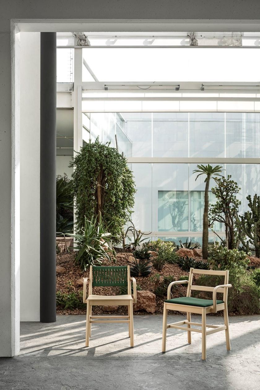 TrabA' Стул из бука с подлокотниками, с открытой спинкой Julie 0024-in-ar - Вид №3