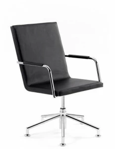 Spiegels Вращающееся кожаное кресло с 5 спицами для залов ожидания .roan