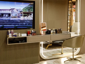 Подвесной туалетный столик с ящиками