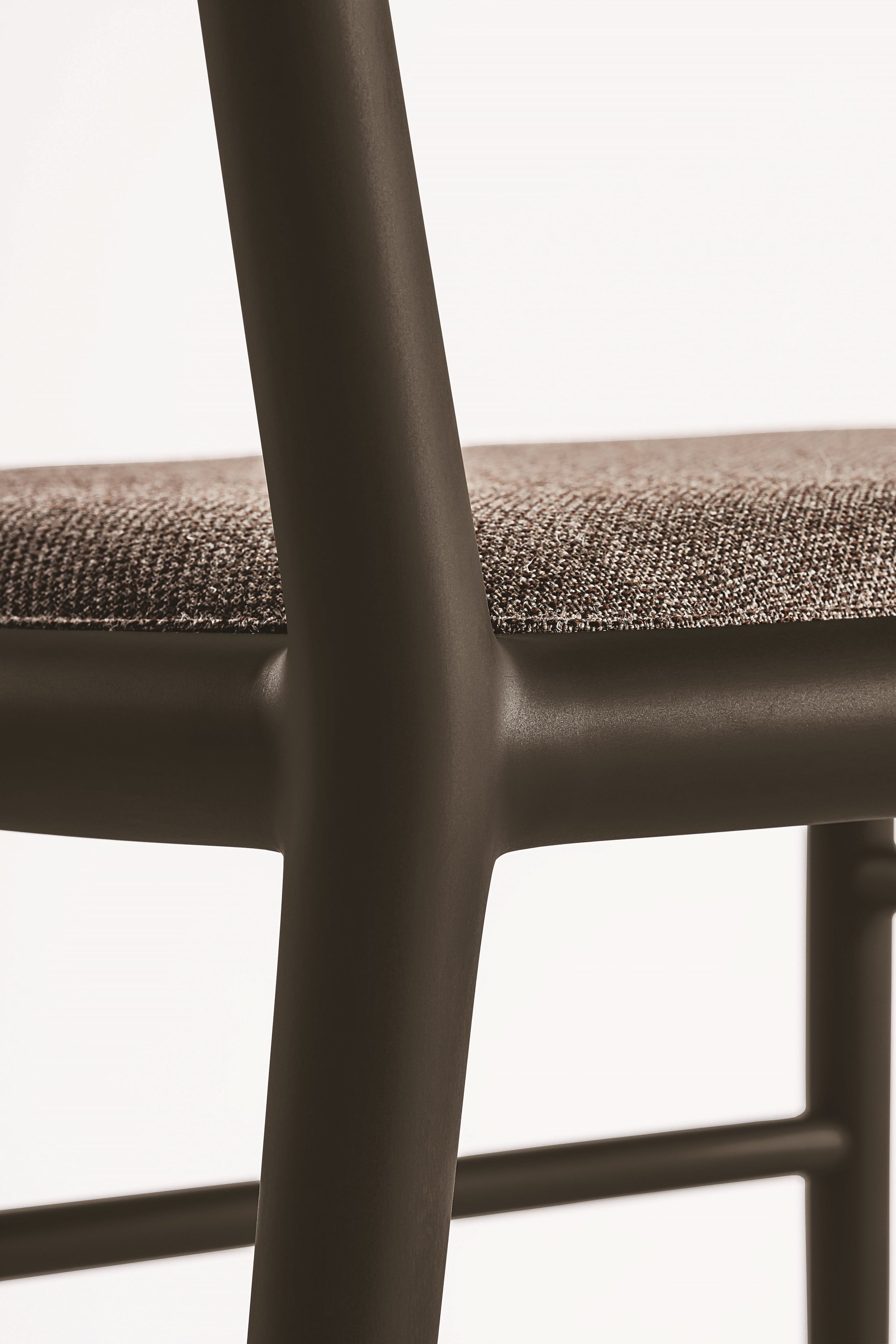 Стул из бука с мягким сиденьем DE PADOVA THE SENSITIVE LIGHT CHAIR ARCH-00085164 - Вид №3