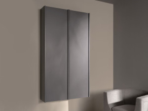 Металлическая подвесная колонна для ванной комнаты с дверями