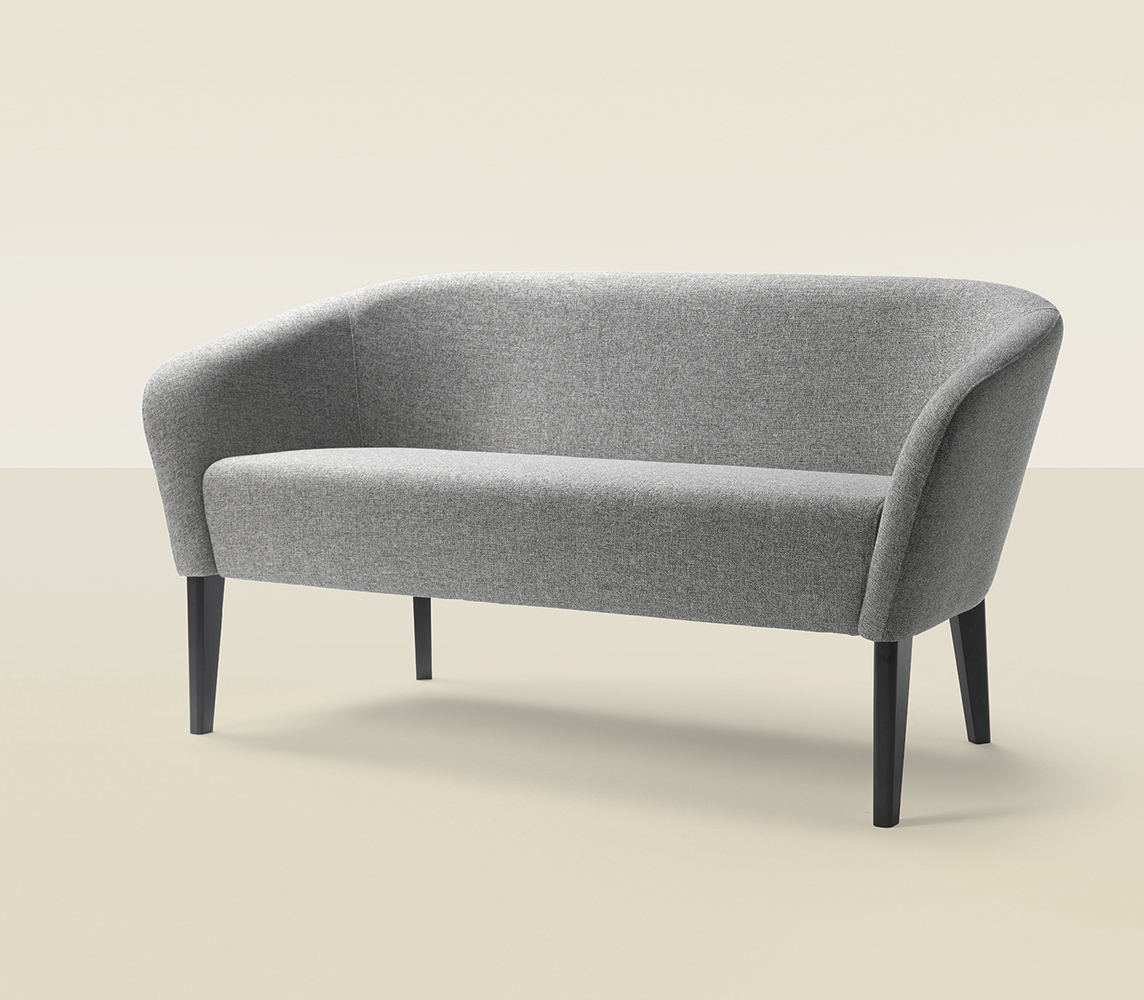 Kyk 543 Диван с деревянным каркасом из бука, 4 ножки. Сиденье и спинка мягкие. Et al. Kyk - Вид №1