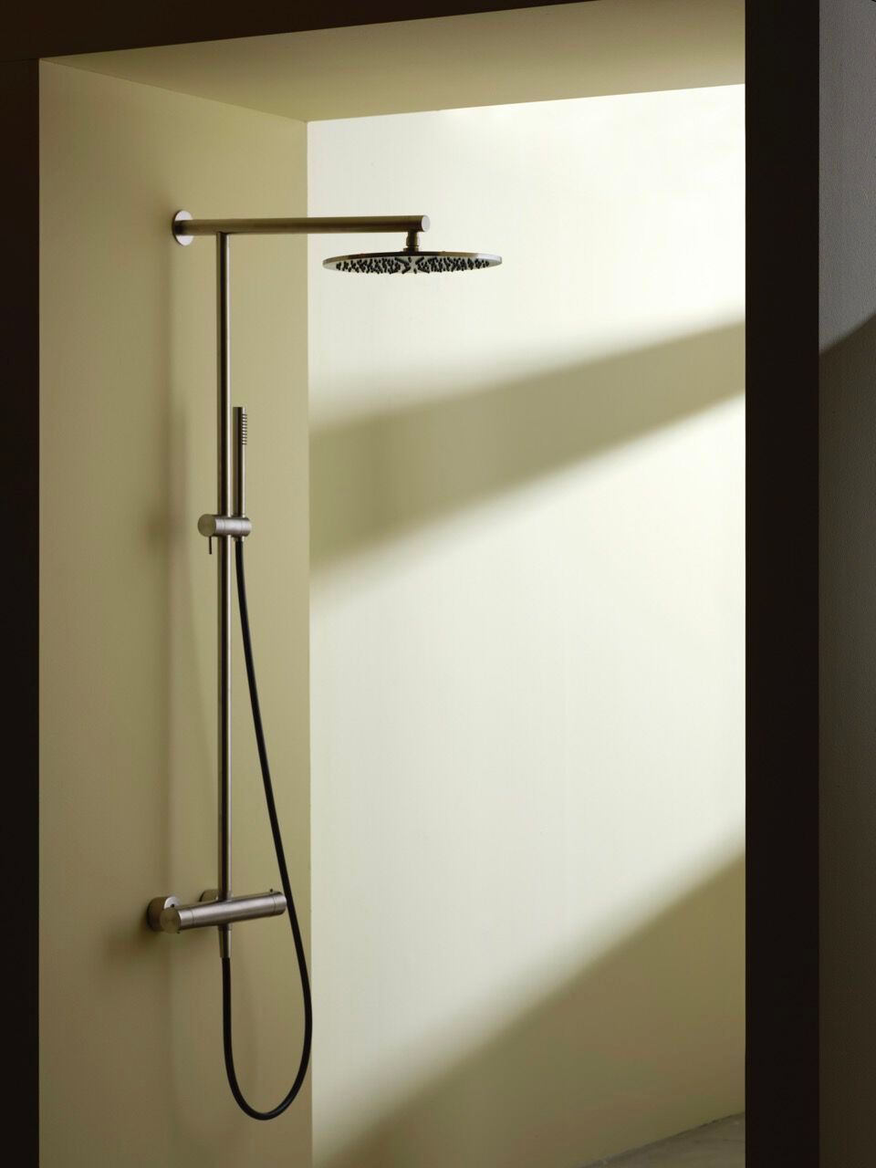 Термостатическая душевая колонна из нержавеющей стали с душем и ручным душем BEAMTECH Level ARCH-00139539 - Вид №4