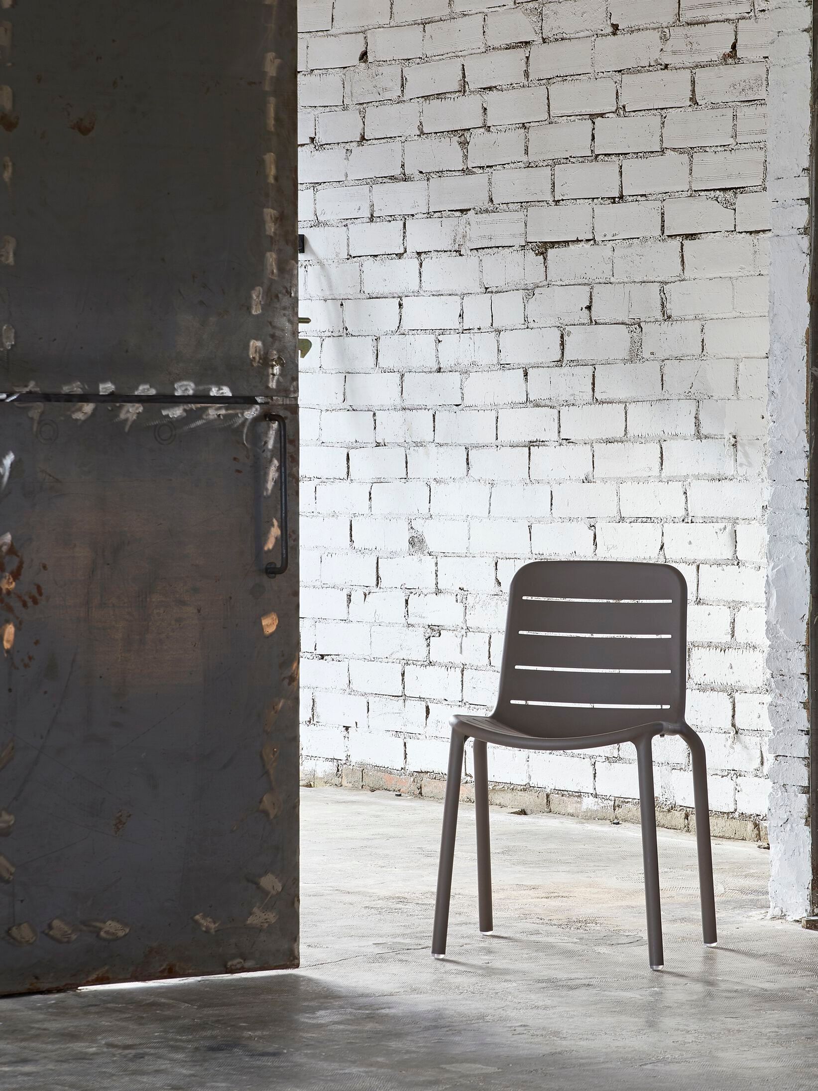 Штабелируемый садовый стул из полипропилена с подлокотниками Resol GINA ARCH-00031772 - Вид №1