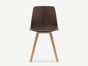 Деревянный стул