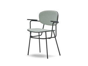 Мягкий стул из ясеня с подлокотниками