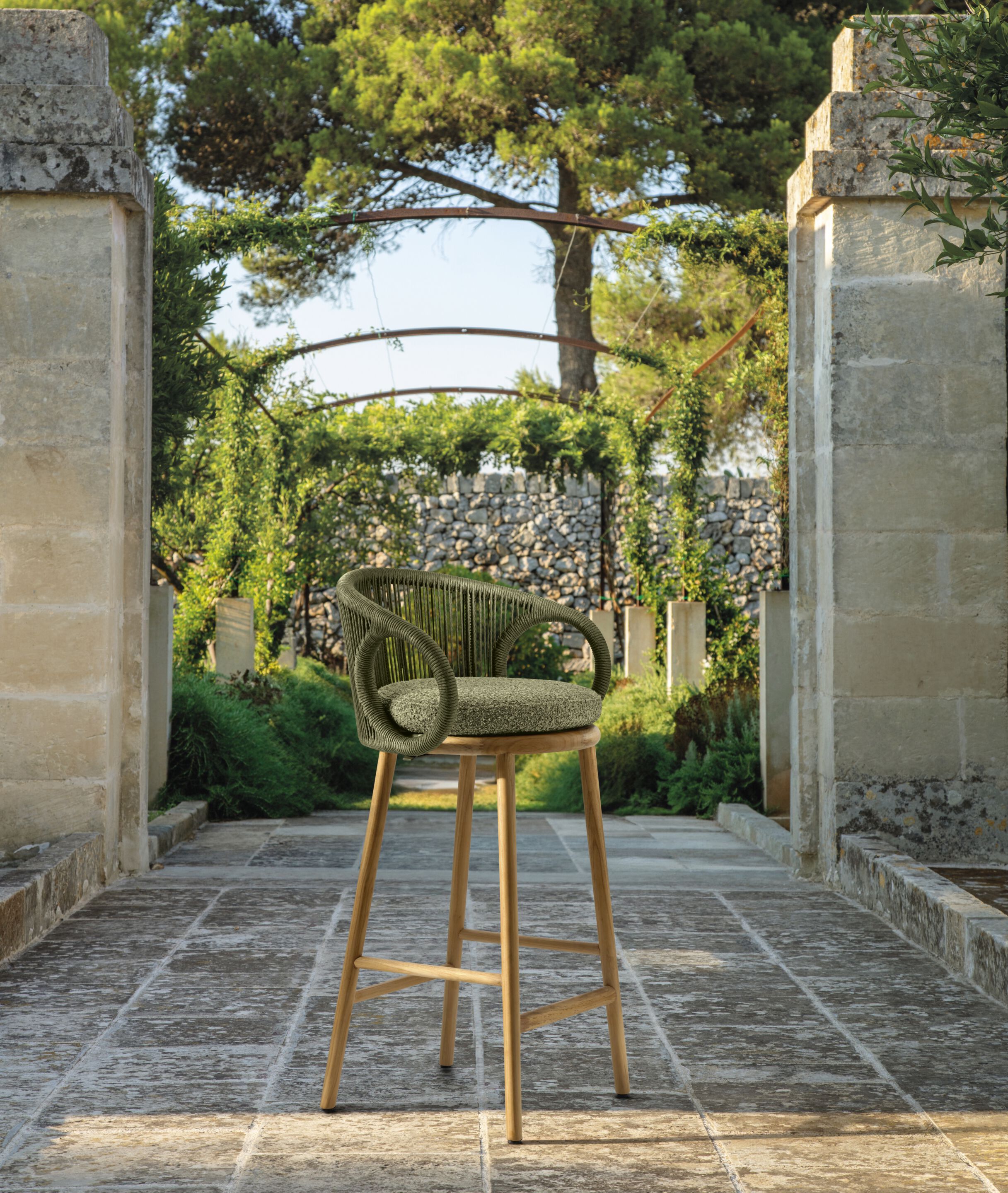 Высокий тканевый садовый стул с подлокотниками Talenti Karen ARCH-00118156 - Вид №1