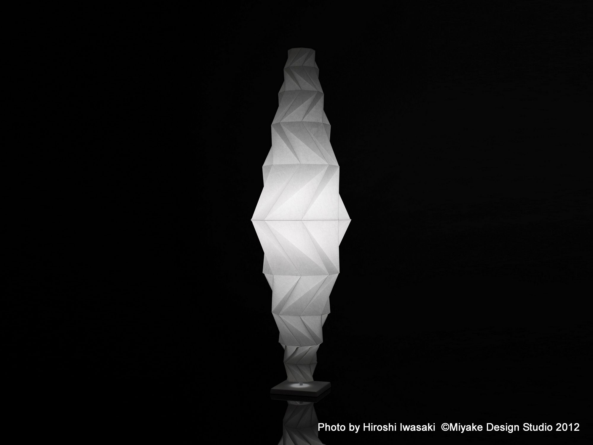 ПЭТ торшер Artemide in-EI ISSEY MIYAKE ARCH-00008013