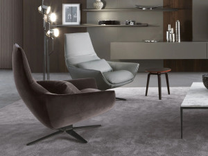 Кожаное вращающееся кресло с подлокотниками