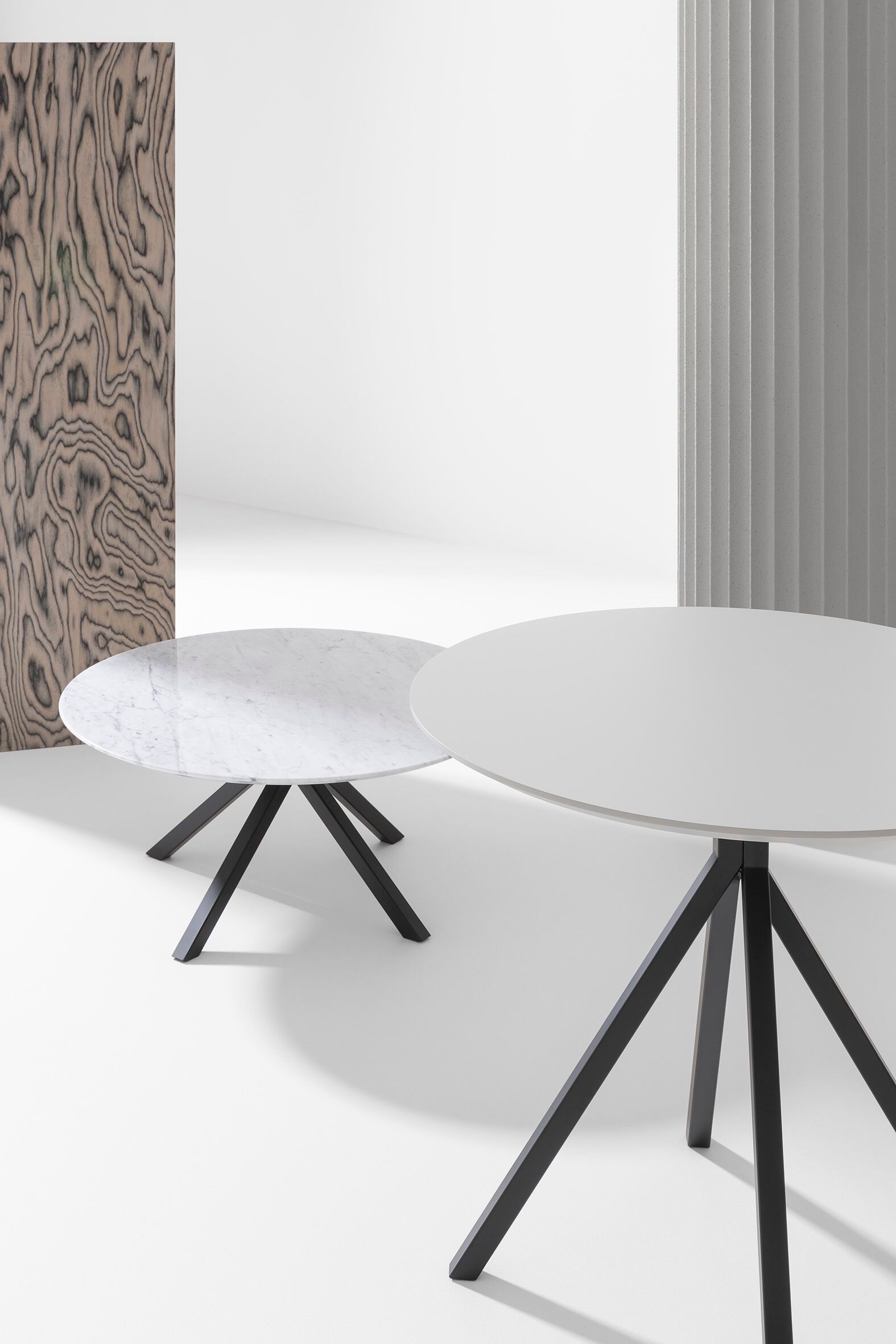 Круглый стол с каркасом из ореха или бука Billiani Grapevine ARCH-00050581 - Вид №1